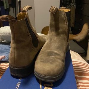 Brown blundstone boots